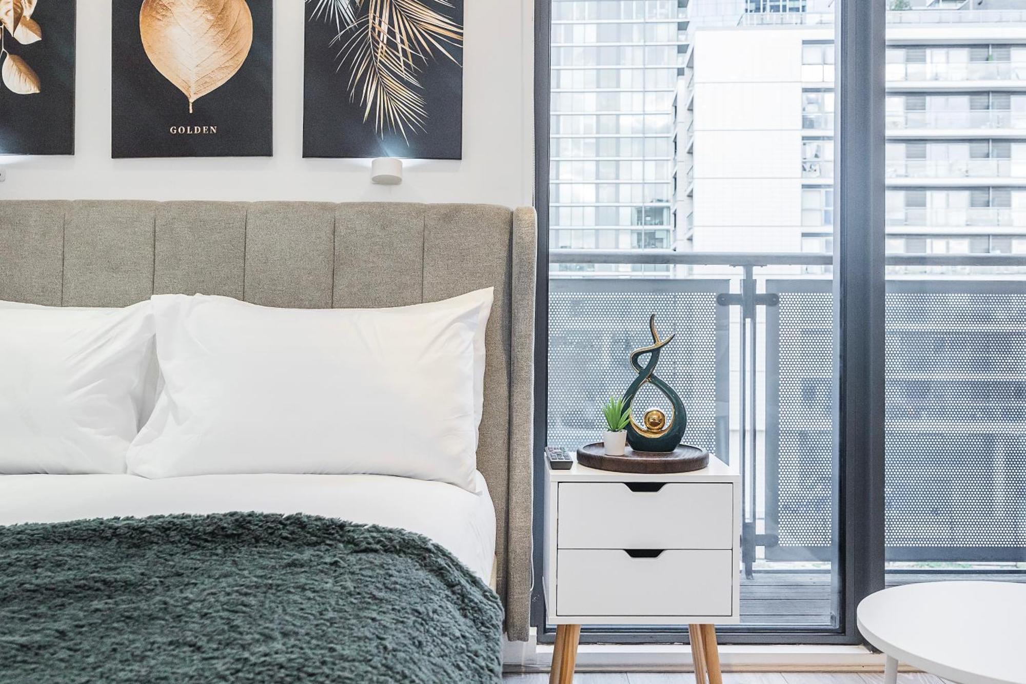 The Canary Hub London Bagian luar foto