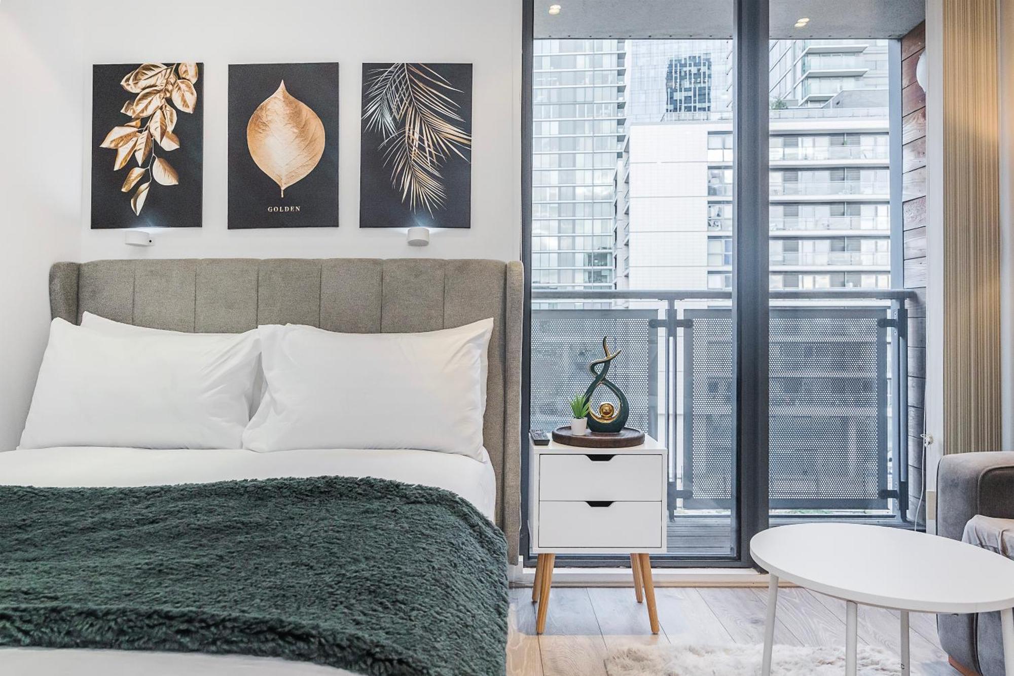 The Canary Hub London Bagian luar foto